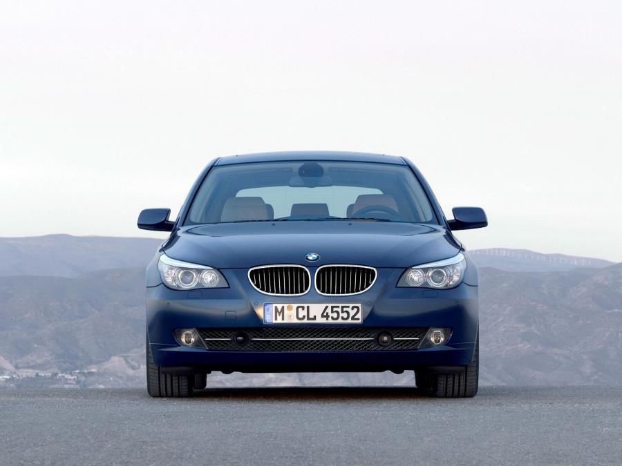  BMW 530i Touring 2007 года  (фото 7 из 46)